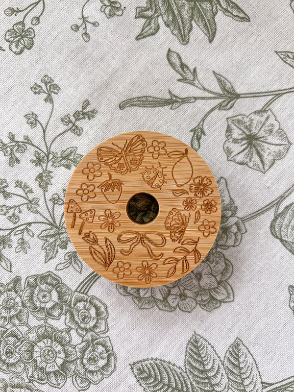 Garden Engraved Bamboo Lid