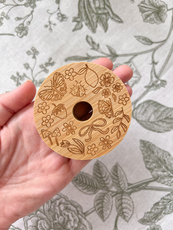 Garden Engraved Bamboo Lid